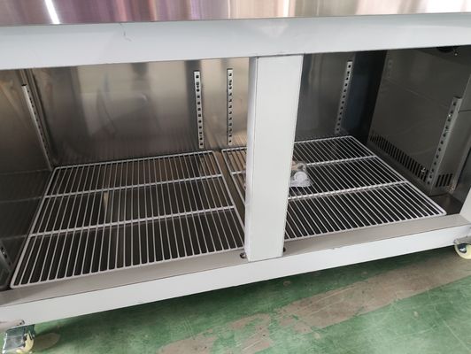 Под стойкой холодильника для ресторана Коммерческий рабочий стол со стеклянной дверью